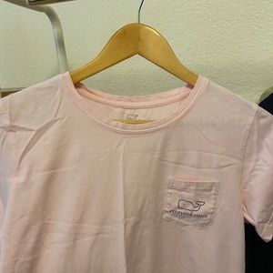 Pink vineyard vines shirt!